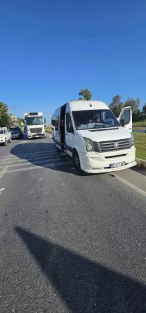 Antalya'da korkunç kaza.. Tır, otel sevisi ile çarpıştı.. 8 yaralı!