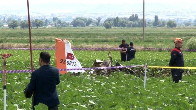 Kayseri'de eğitim uçağı düştü.. 2 pilot şehit oldu..