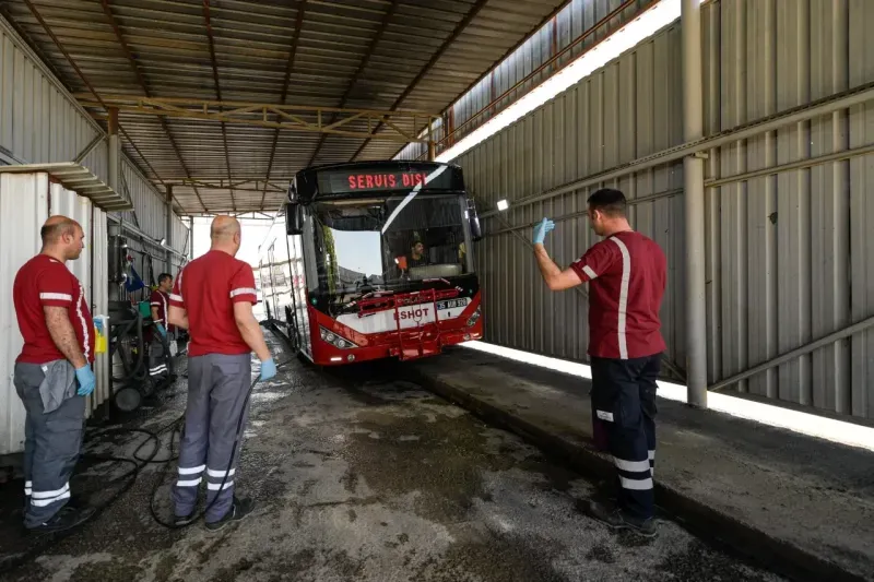 İzmir’in toplu ulaşım araçları tertemiz