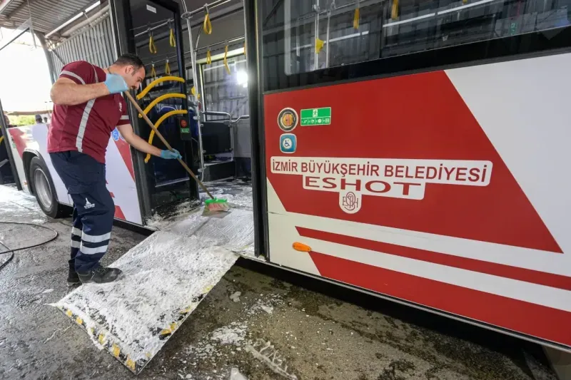 İzmir’in toplu ulaşım araçları tertemiz