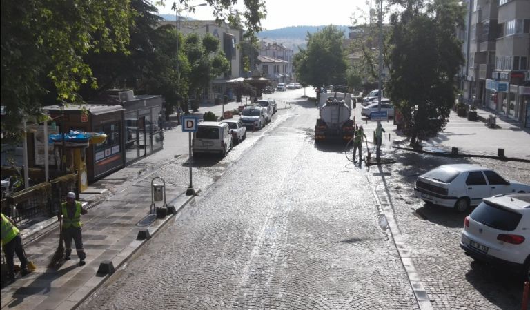 Sındırgı’da dip bucak bayram temizliği