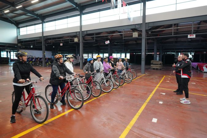 Beylikdüzü’nde “Pedallar kadınlar için dönüyor”