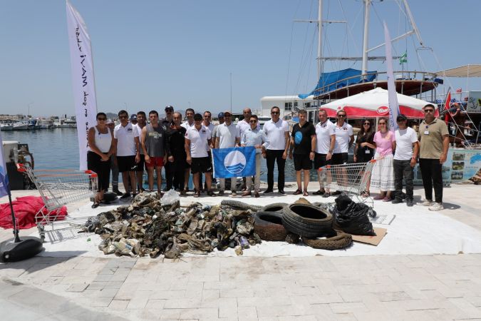 Bodrum Belediyesi'nin deniz dibi temizlik etkinlikleri devam ediyor