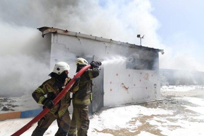 Can Dostları yangından kurtarıldı