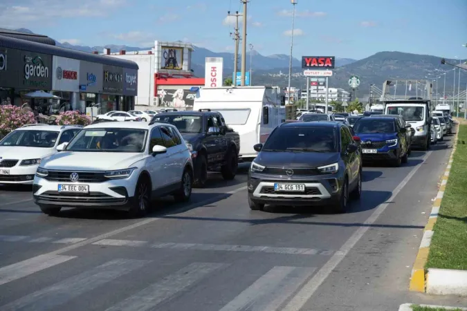 Balıkesir Kurban Bayramı'nın da gözdesi oldu.. Uzun araç kuyrukları oluştu