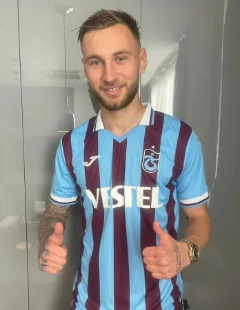 Rumen yıldız, Trabzonspor'da imzalar atıldı..