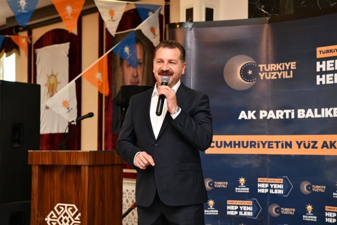 Balıkesir AK Parti teşkilatı Öğretmenevinde bayramlaştı