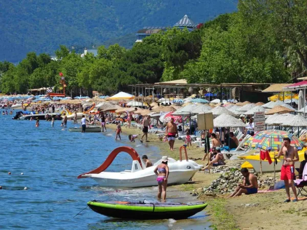 Kuzey Ege'nin incisi tatilcilerin gözdesi oldu.. Otellerin doluluk oranı yüzde 100'e ulaştı..