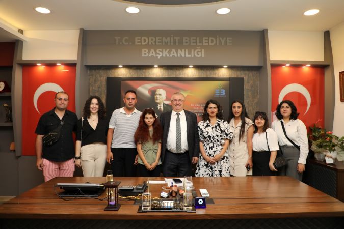 Vatandaşlar Başkan Ertaş ile kucaklaştı