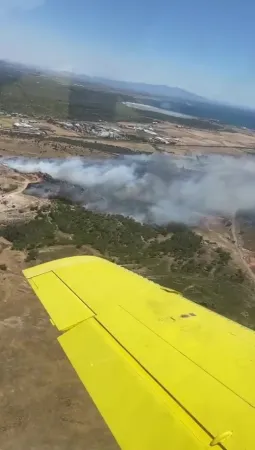 Ayvalık alev alev..! Ekipler teyakkuzda.. Ormanlık alana sıçradı..!