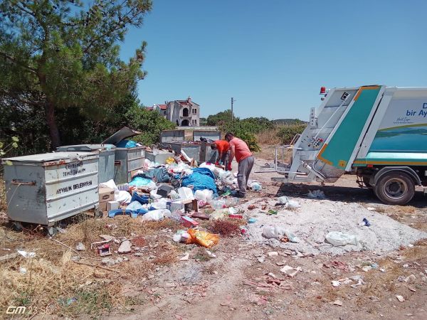 Ayvalık’ta Belediye ekipleri 4 günde 4 bin ton çöp topladı