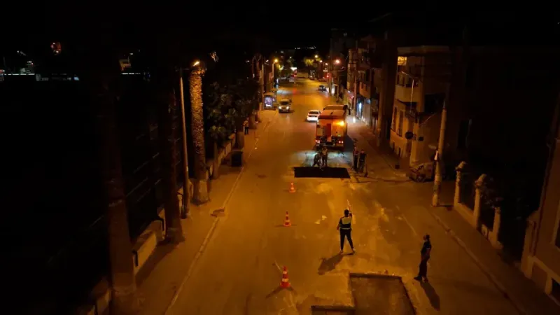 İzmir’de bayramda da yol çalışmaları hız kesmedi