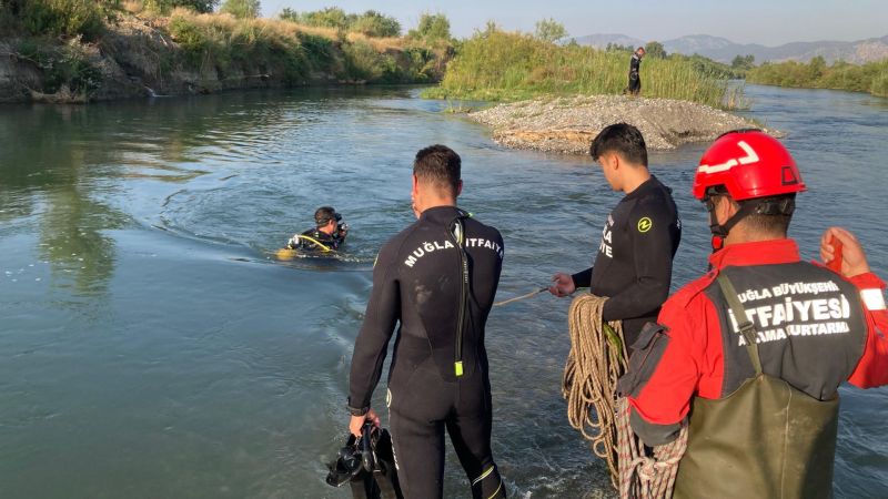 Büyükşehir Belediyesi Su Altı Arama Kurtarma Ekibi Görev Başında