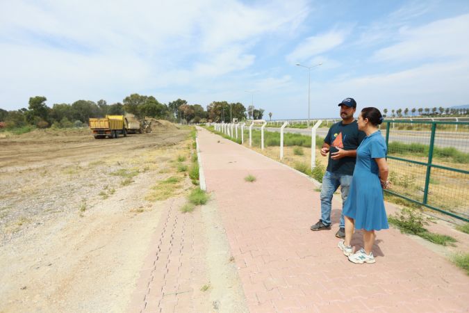 Pamucak’a daha çok ağaç, üreticilere yol