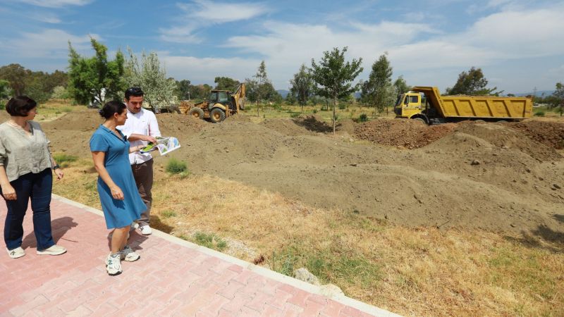 Pamucak’a daha çok ağaç, üreticilere yol