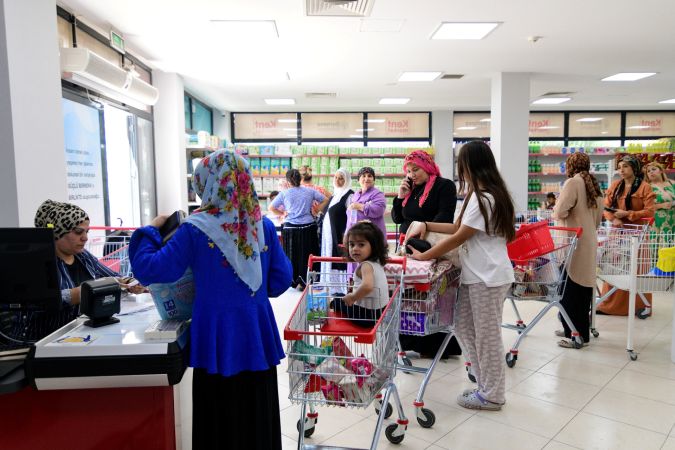 Bornova'nın ilk Kent Marketi kapılarını açtı