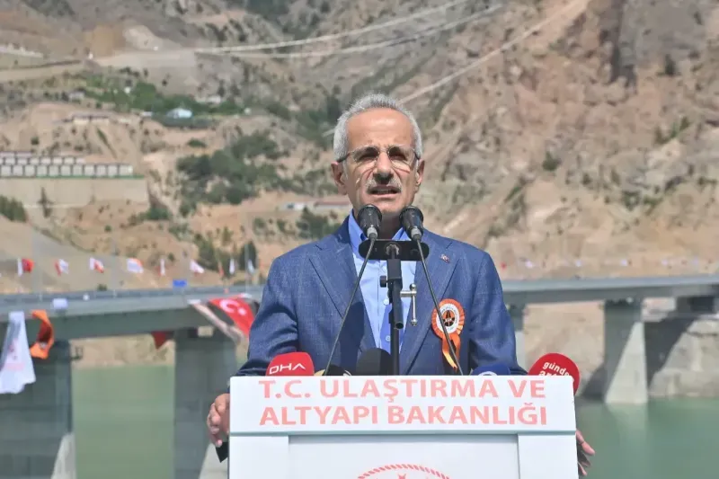 Bakan Uraloğlu: “2002 yılında 311 kilometre olan toplam köprü uzunluğunu 779 kilometreye çıkardık”