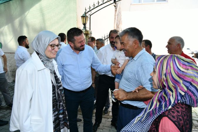 Belgin Uygur ve Mehmet Aydemir'den Sındırgı çıkarması