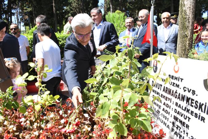 Balıkesir İl Protokolünden 15 Temmuz'da Balıkesir Şehitliği ziyareti