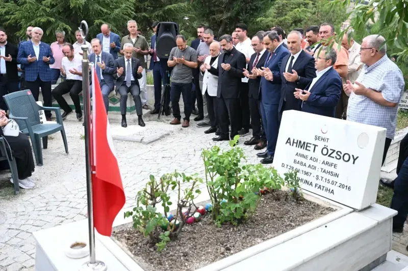 Bakan Uraloğlu: “Şehitlerimiz bilerek, isteyerek, sonunun nereye gideceğini anlayarak bir irade ortaya koymuşlardır”