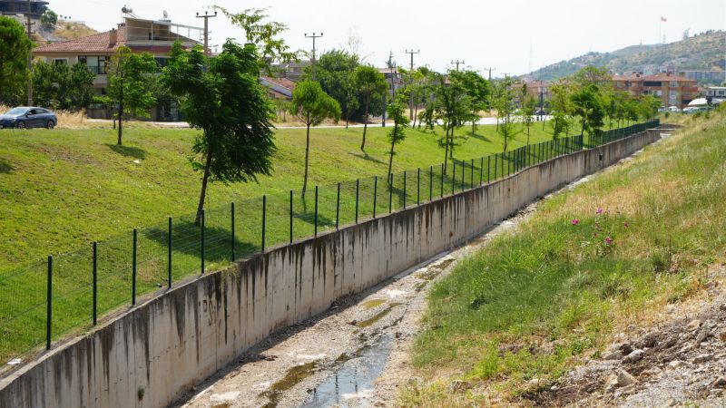 BASKİ, dere yataklarında oluşan kirliliğin önüne geçiyor