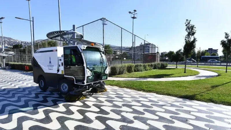 İzmir sokaklarında temizlik seferberliği