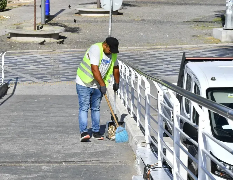 İzmir sokaklarında temizlik seferberliği