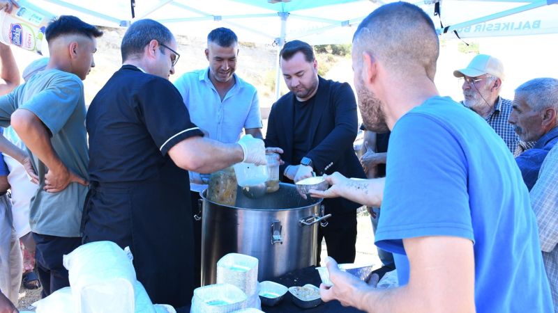 Büyükşehir; Macarlar ve Kabakdere’de aşure hayrı düzenledi