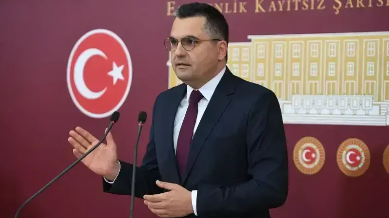 Burak Dalgın: “Para basarsan para devalüasyonu, diploma basarsan diploma devalüasyonu olur”