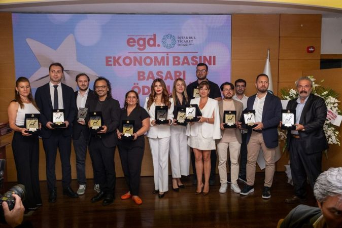 Ekonomi Gazetecileri Derneği’nden Kenan Yeşil’e ödül