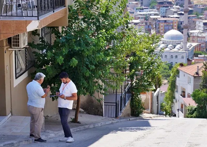 İzmir SAHA ekipleri mahallelerde  