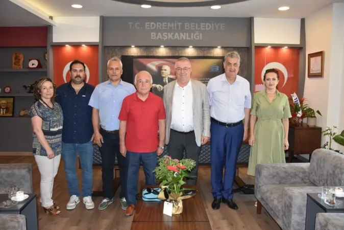 Cemil Çiçek’ten Edremit Belediyesine ziyaret