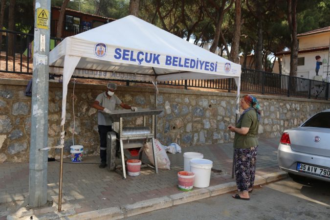 Efes Selçuk’ta salça zamanı