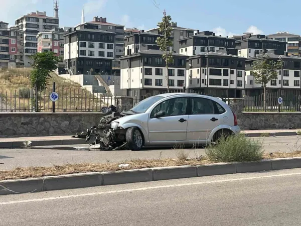 Balıkesir'de korkunç kaza.. Hurdaya çıkan araçtan sağ salim çıktı