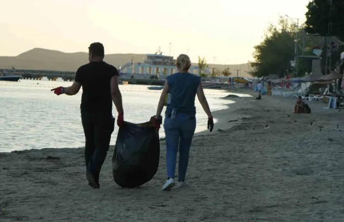 Deniz çayırlarının korunması için Erdek’te halk çalıştayı ve kıyı temizliği yapıldı