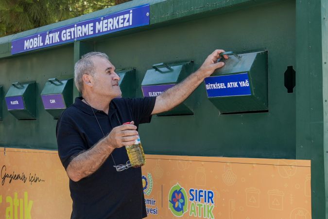 Gaziemir’de Mobil Atık Getirme Merkezleri’yle atıklar dönüşüyor