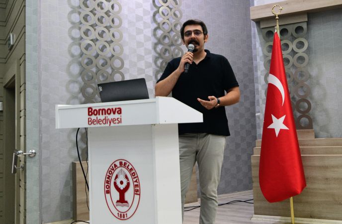 Bornova’da muhtarlara Kent Konseyi semineri