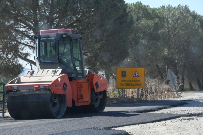 Yıllardır yapılmayan yolu Başkan Akın yaptı