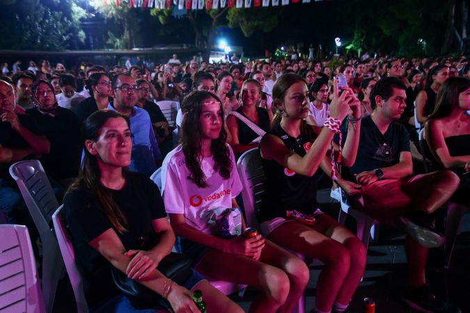 Bornovalılar Filenin Sultanları için bir araya geldi