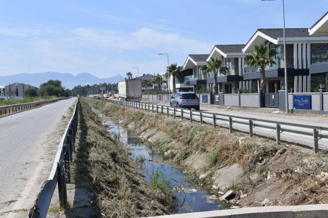 Çeşme Sasalı’da hummalı çalışma sürüyor