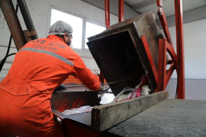 Tıbbi atıklar Büyükşehir’in modern tesisi’nde bertaraf ediliyor