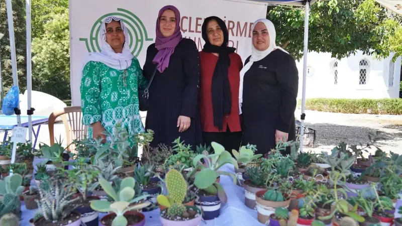 İzmir'de Tohumlar kadınların ellerinde yeşeriyor