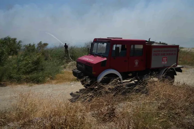 Balıkesir Akçay'da 3 ayrı yerde 3 ayrı yangın