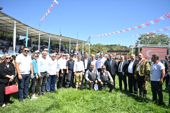 64. Geleneksel Kurtdereli Mehmet Pehlivan Yağlı Güreşleri Başladı