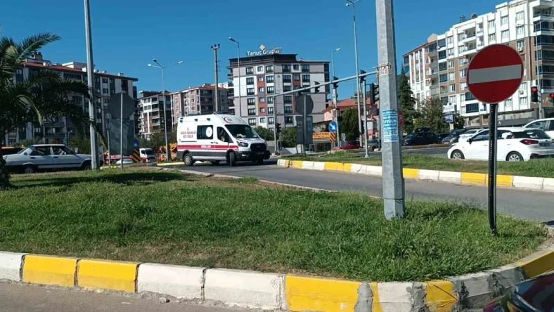 Edremit'te korkutan motosiklet kazası kameraya takıldı 