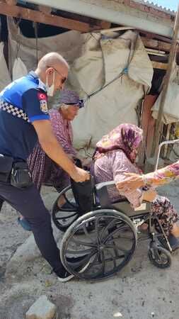 İzmir Büyükşehir Belediyesi’nin tüm birimleri yangında seferber oldu