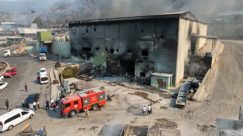 Başkan Tugay yangının etkilediği bölgelerde incelemelerde bulundu