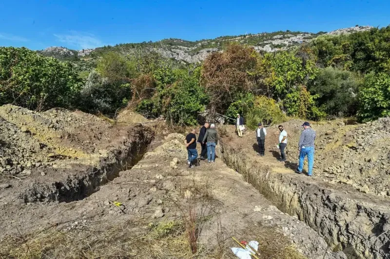 İzmir Büyükşehir Belediyesi’nin 90 deprem hendeğinden aldığı 140 örnek inceleniyor