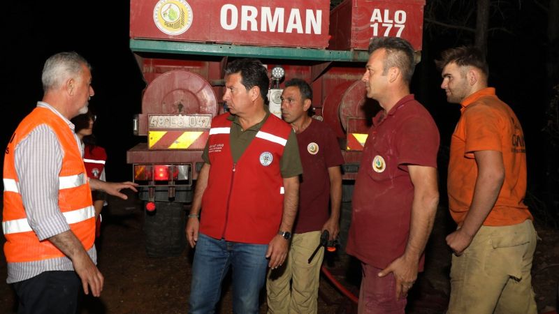 Büyükşehir orman yangınlarında tüm gücüyle sahada