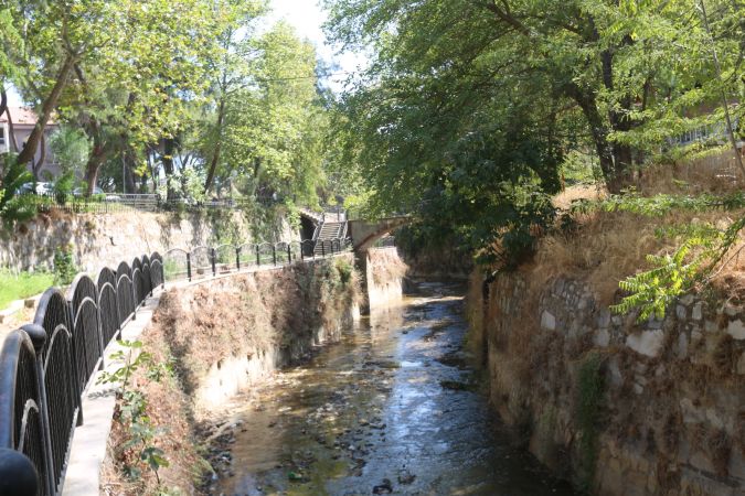 Başkan Yetişkin ve mesai arkadaşları tertemiz efeler için çalışıyor